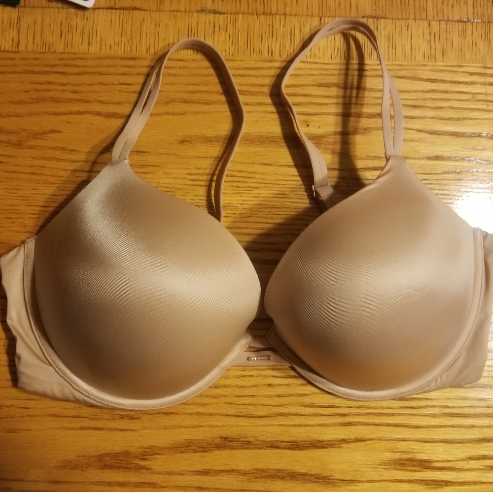 Victoria secrets very sexy push bra 38DD